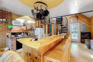 House, Multiple Beds, Kitchen (Rockwood Getaway) | Private kitchen
