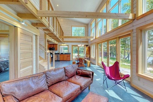 Bayfront Home With Gorgeous Water Views, Dock, Outdoor Patio, Fireplace