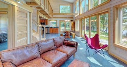 Bayfront Home With Gorgeous Water Views, Dock, Outdoor Patio, Fireplace