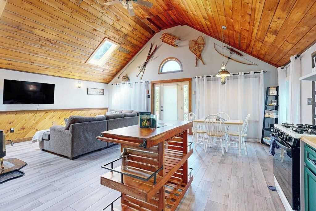 House, Multiple Beds, Patio, Garden View (Max's Retreat) | Living area