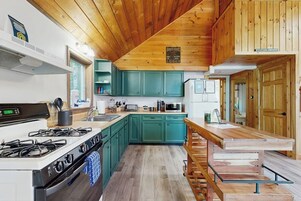 House, Multiple Beds, Garden View (Max's Retreat) | Private kitchen