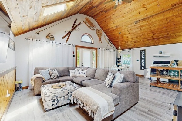 House, Multiple Beds, Garden View (Max's Retreat) | Living area
