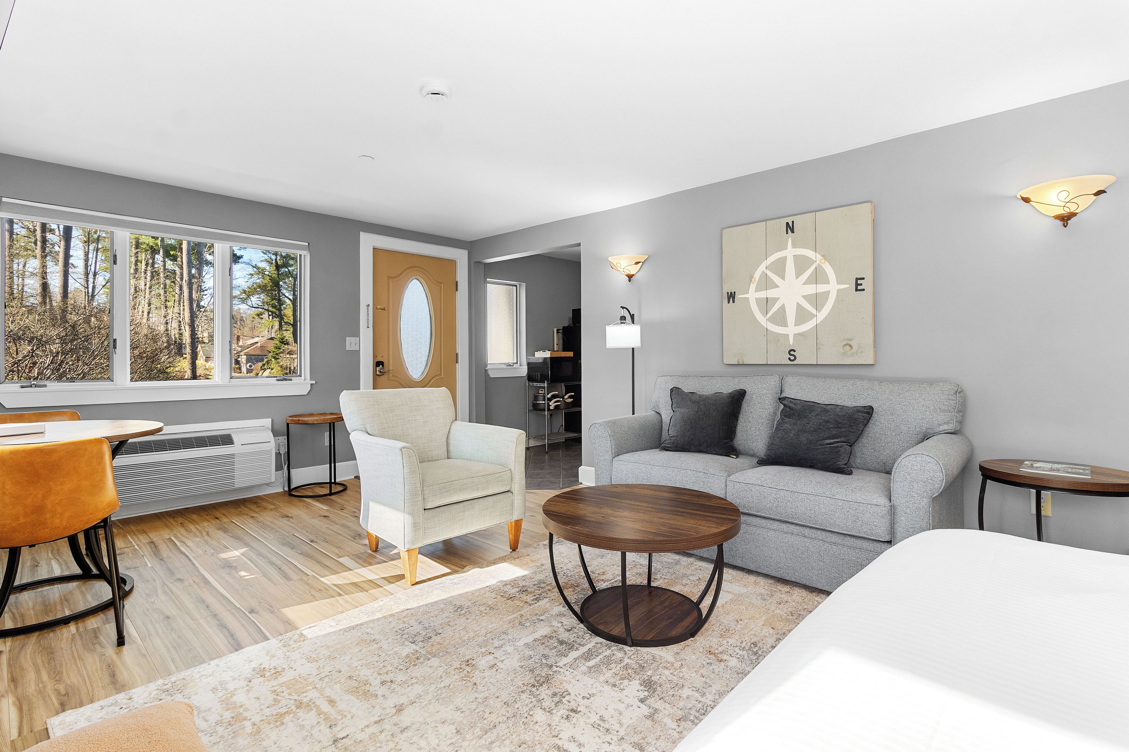 Studio, 1 Queen Bed with Sofa bed, Garden View (Mabel's Maine Studio on the River) | Living area