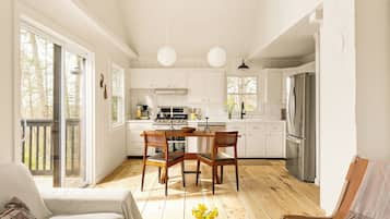 House, Multiple Beds, Patio, Garden View (Dream House Maine) | Interior