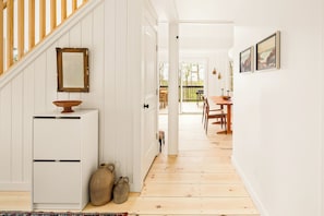 Nhà, nhiều giường, quang cảnh vườn (Dream House Maine) | 2 phòng ngủ, trang trí khác biệt 