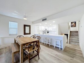Dining - Cocoa Beach Pier 2BR | Sunrise #109 (Cocoa Beach)