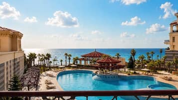 Executive Room, Balcony, Sea View | Pool | Indoor pool, outdoor pool, open 7:00 AM to 7:00 PM, cabanas (surcharge)