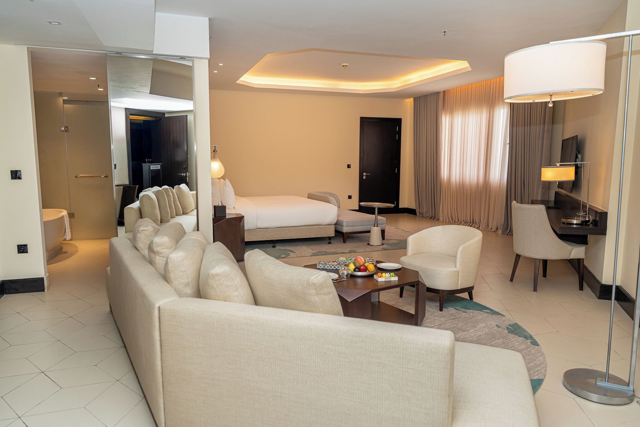 Chambre Exécutive, balcon, vue mer | Coffres-forts dans les chambres, bureau