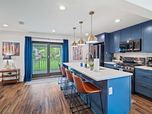 Coffee/tea maker, fridge, microwave, oven - Walkable Gordon Square - Sleeps 8 - 3BR (Cleveland)