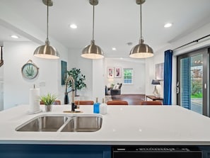 Interior - Walkable Gordon Square - Sleeps 8 - 3BR (Cleveland)