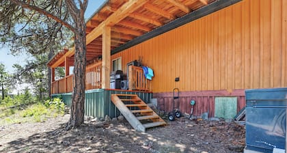 Dearborn Off-Grid Cozy and Private Cabin