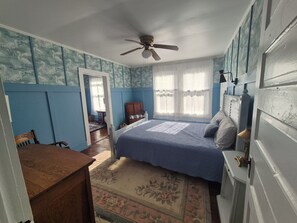 Room - Tge Byrd's Nest a Beautiful Historic district, 5 bedroom, 2 bath home. (Wilmington)