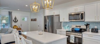 Salt & Cedar House - Large Families, Stone Harbor w/out the pricetag, Game Room