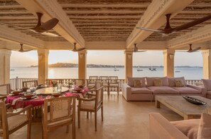 Outdoor dining - Amani House 5 bedrooms sleeps 10 (Shela)