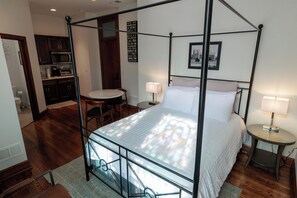 Comfort Studio | Free WiFi - Cozy Suite in Historic Marymount (Salina)