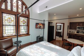 Comfort Studio | Free WiFi - Cozy Suite in Historic Marymount (Salina)