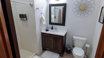 Comfort Studio | Bathroom