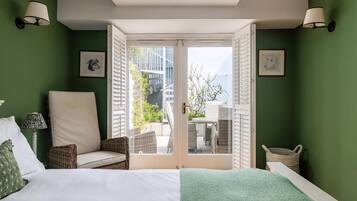 Desk, iron/ironing board, travel crib, free WiFi