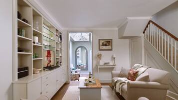 TV, fireplace, offices