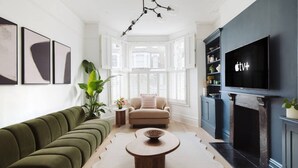 Fernseher, Kamin, Arbeitsbereiche