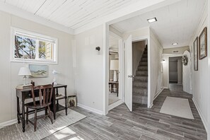 Interior - Charming 6BR Colonial Beach Retreat, Walk to the Beach (Colonial Beach)