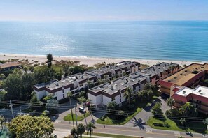 Exterior - Casual beachside getaway with pool, and easy beach access (Holmes Beach)
