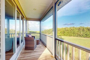 Terrace/patio - Bayfront home with dock, amazing views, outdoor areas, & kayak (Longboat Key)