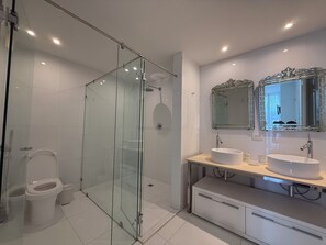 Bathroom - Yoo Panama (Panamá)