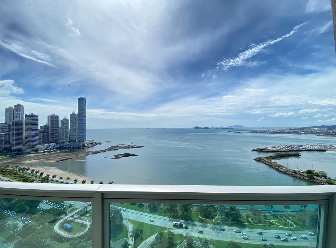 Apartemen, balkon, pemandangan pantai | Halaman properti