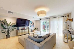 Fernseher, Videospiele, Arbeitsbereiche