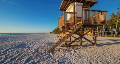 Comfortable island villa with private heated pool, courtyard & easy beach access