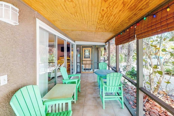 Outdoor dining