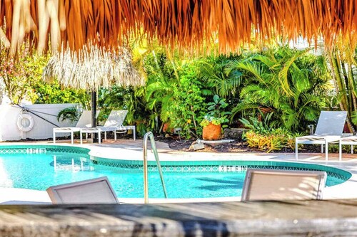 Freshly Remodeled Island Suite w Pool & Pet Friendly