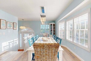 Dining - Waterfront home near beaches with private heated pool, spa, and more (Anna Maria)
