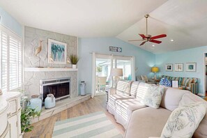 TV, video games, DVD player, offices - Waterfront home near beaches with private heated pool, spa, and more (Anna Maria)