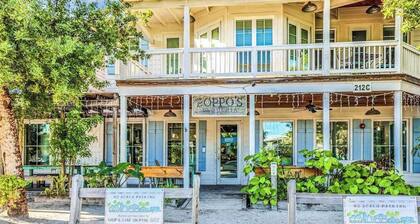 Freshly Remodeled Island Suite w Pool & Pet Friendly