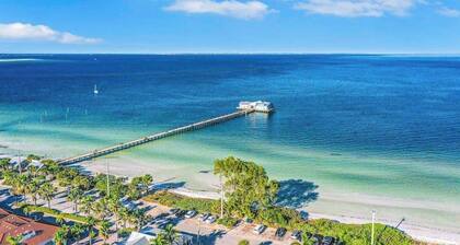Freshly Remodeled Island Suite w Pool & Pet Friendly
