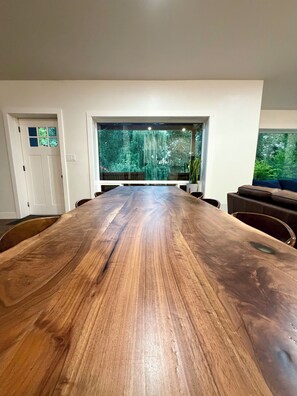 Dining - Whispering Willow Retreat with Hot Tub and Bounce House (College Place)
