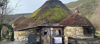 CASA VILLAFEILE, DE MONTAÑA CON LINDE A LOS ANCARES EN LA ZONA DEL BIERZO,