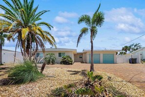 Exterior - Waterfront home with private, heating optional pool, lanai, and internet (Bradenton)