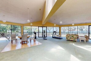 Interior - Charming condo waccess to shared pool, riverwalk & close to Island Ferry (Bradenton)