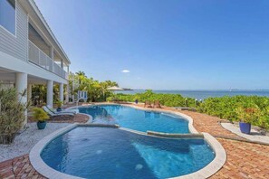 Pool - Stunning waterfront retreat w panoramic view, spectacular sunsets & Heated pool (Bradenton)