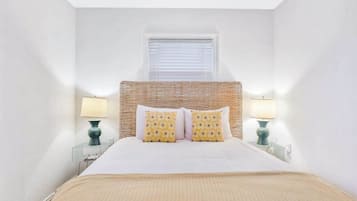 Iron/ironing board, WiFi, bed sheets, wheelchair access