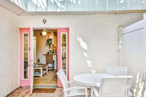 Freshly Remodeled Island Suite w Pool & Pet Friendly