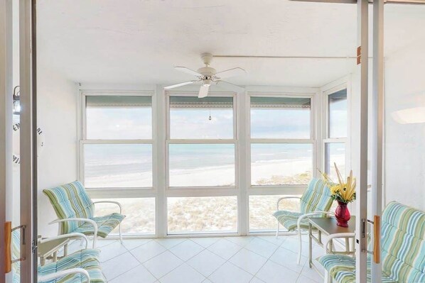 Interior - Ocean-front condo with WiFi, pool & Gulf views - steps to the beach (Holmes Beach)