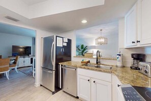 Coffee/tea maker, fridge, microwave, oven - Gulf-front condo with Gulf view, beach access, pool, tennis, & balcony (Holmes Beach)