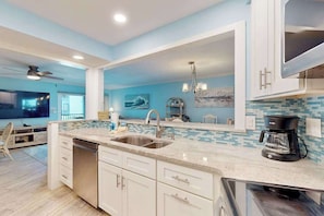 Coffee/tea maker, fridge, microwave, oven - Spacious double condo w balconies, Gulf views, shared pool & beach access (Holmes Beach)