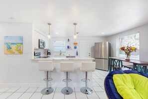 Coffee/tea maker, fridge, microwave, oven - Dog-friendly, renovated duplex with full kitchen, patio, central AC, gas grill (Sarasota)