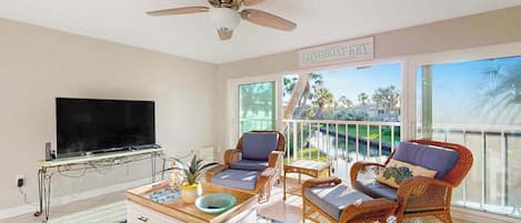 TV, DVD player, offices