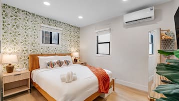 WiFi, bed sheets